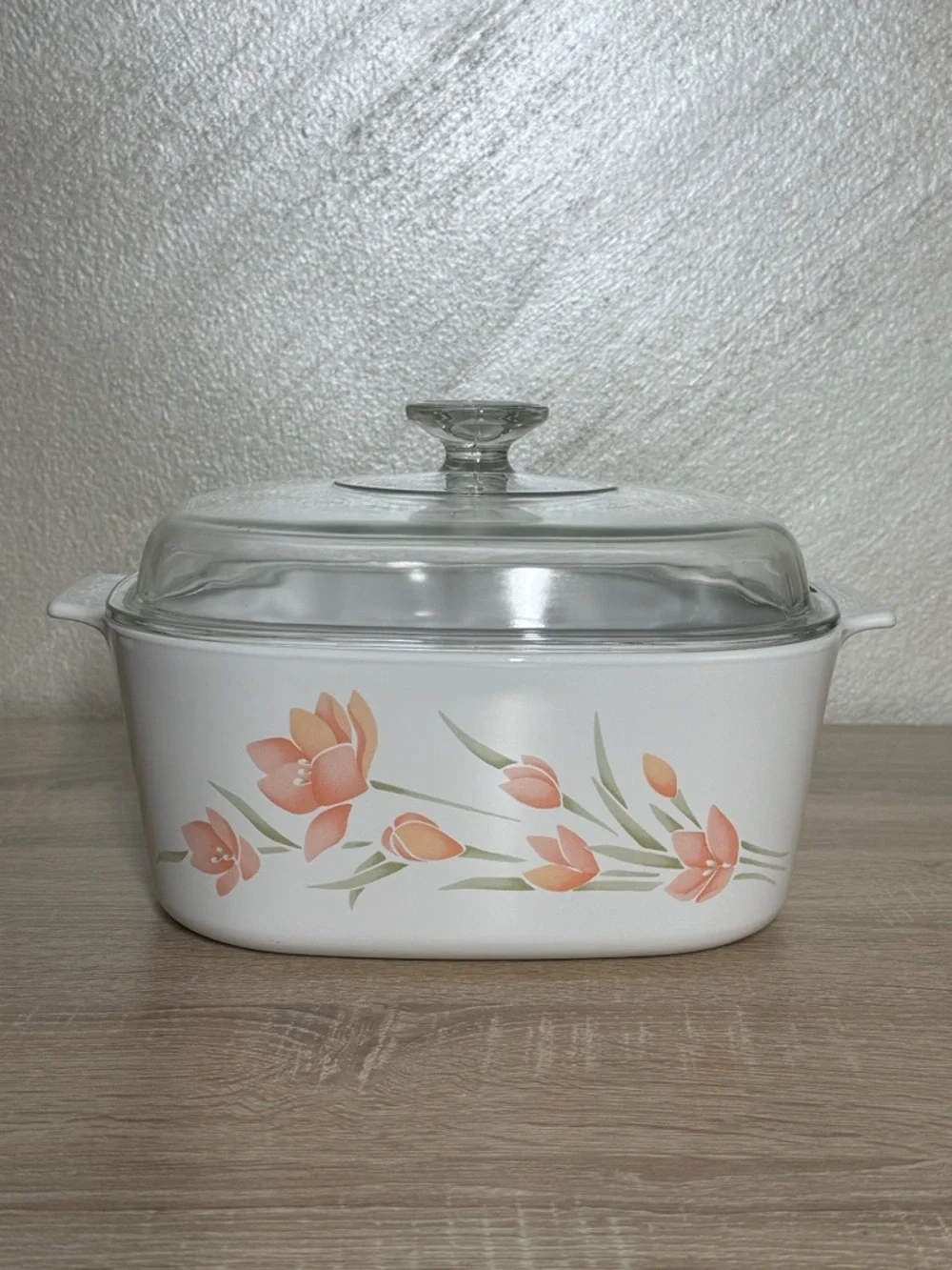 Vintage CorningWare 5-liter casserole dish in the 